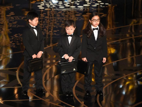crianças asiaticas no oscar.jpg
