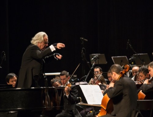 bachiana-filarmonica-sesi-sp-tem-regencia-do-maestro-joao-carlos-martins-1410369263955_615x470 (1).jpg