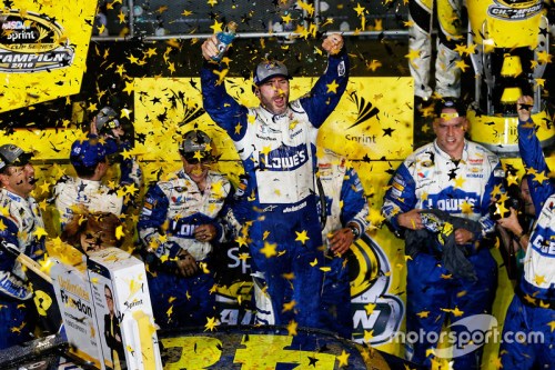 nascar-cup-homestead-2016-2016-champion-and-race-winner-jimmie-johnson-hendrick-motorsport